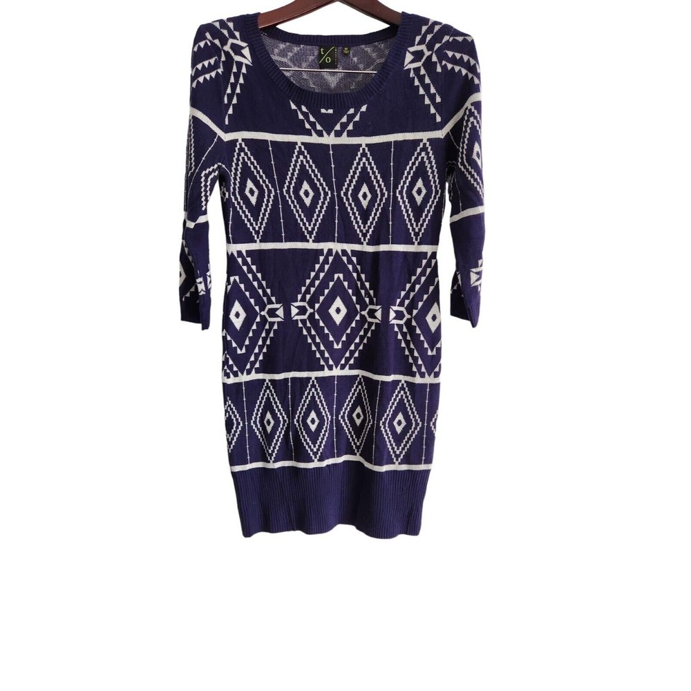 T/O Sweaters Dress Women‎ Size Medium Purple 100% Acrylic Tribal Geometric Print